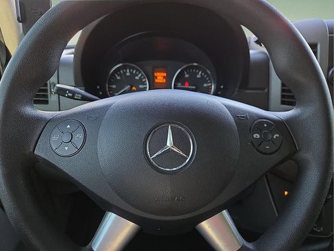 Used 2018 Mercedes-Benz Sprinter 2500 image 24
