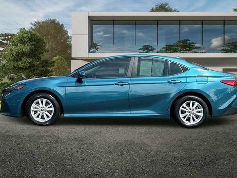 Used 2025 Toyota Camry LE FWD image 7
