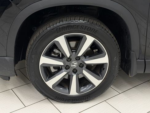Used 2024 Honda Pilot Touring image 11