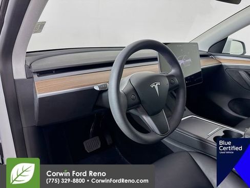 Used 2025 Tesla Model Y Long Range image 11