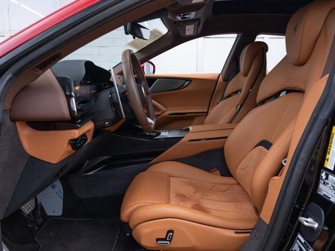 Used 2025 Ferrari Purosangue AWD/4WD image 34