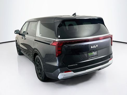 Used 2025 Kia Carnival FWD image 5