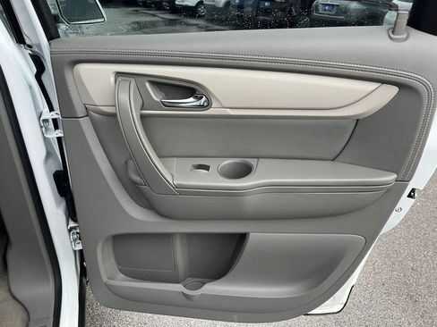 Used 2017 Chevrolet Traverse LT w/ Style and Technology Package AWD/4WD image 28