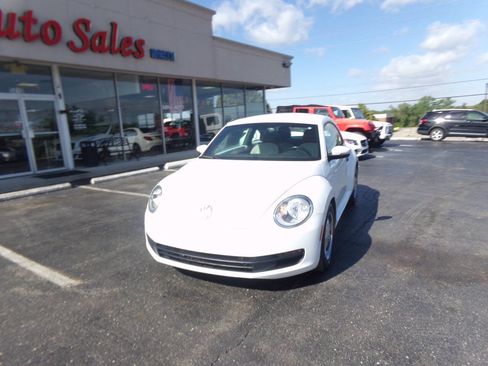 Used 2015 Volkswagen Beetle 1.8T Classic image 2