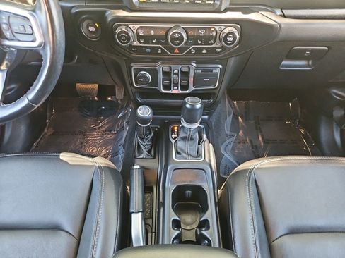 Used 2021 Jeep Wrangler Unlimited Sahara w/ Cold Weather Group AWD/4WD image 25