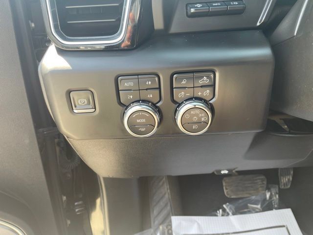 Used 2022 GMC Sierra 1500 Denali Ultimate AWD/4WD image 13