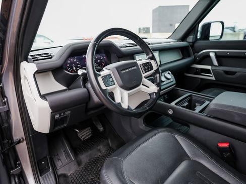 Used 2021 Land Rover Defender 90 X-Dynamic S image 4