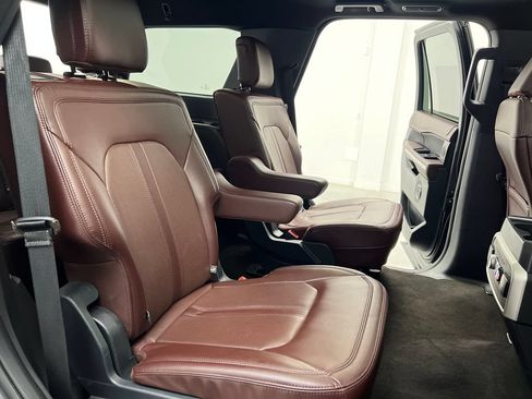 Used 2023 Ford Expedition Limited AWD/4WD image 24