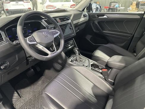 Certified 2022 Volkswagen Tiguan SE image 17