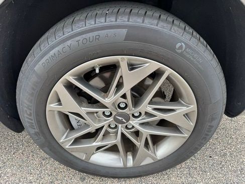 Certified 2024 Genesis GV70 2.5T image 6