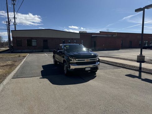 Used 2022 Chevrolet Silverado 1500 LT image 3