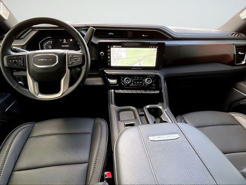 Used 2025 GMC Sierra 2500 Denali w/ Denali Reserve Package AWD/4WD image 7