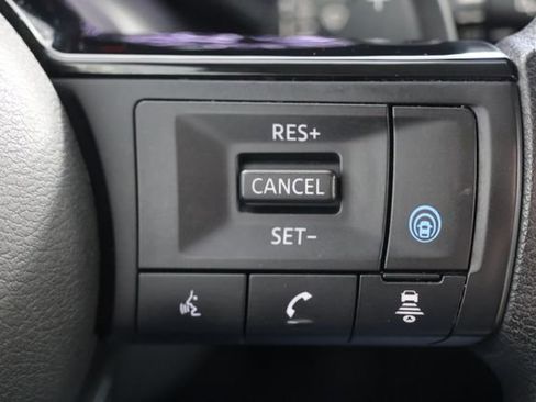 Used 2022 Nissan Rogue SV image 12