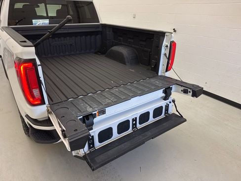 Used 2022 GMC Sierra 1500 AT4 w/ AT4 Preferred Package AWD/4WD image 7