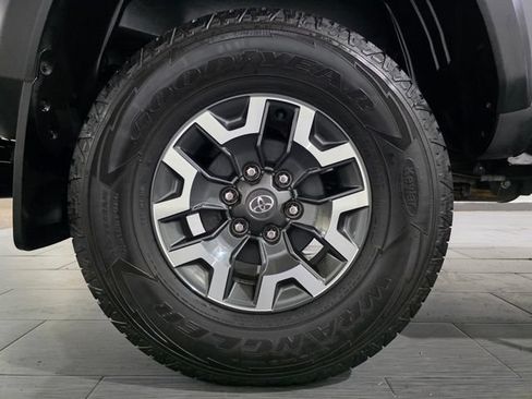 Used 2021 Toyota Tacoma TRD Off-Road AWD/4WD image 24