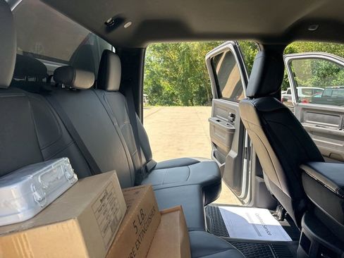 Used 2023 RAM 3500 Tradesman w/ Convenience Group image 27