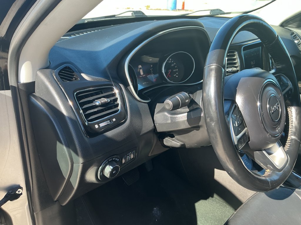 Used 2021 Jeep Compass Limited AWD/4WD image 14