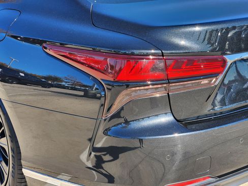 Used 2022 Lexus LS 500 image 5