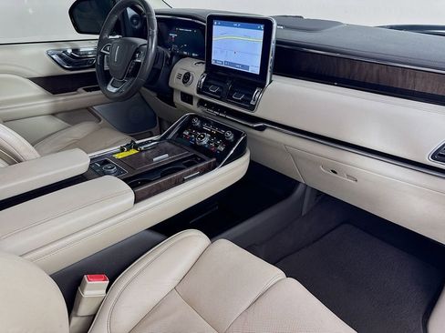 Used 2019 Lincoln Navigator L Reserve image 41