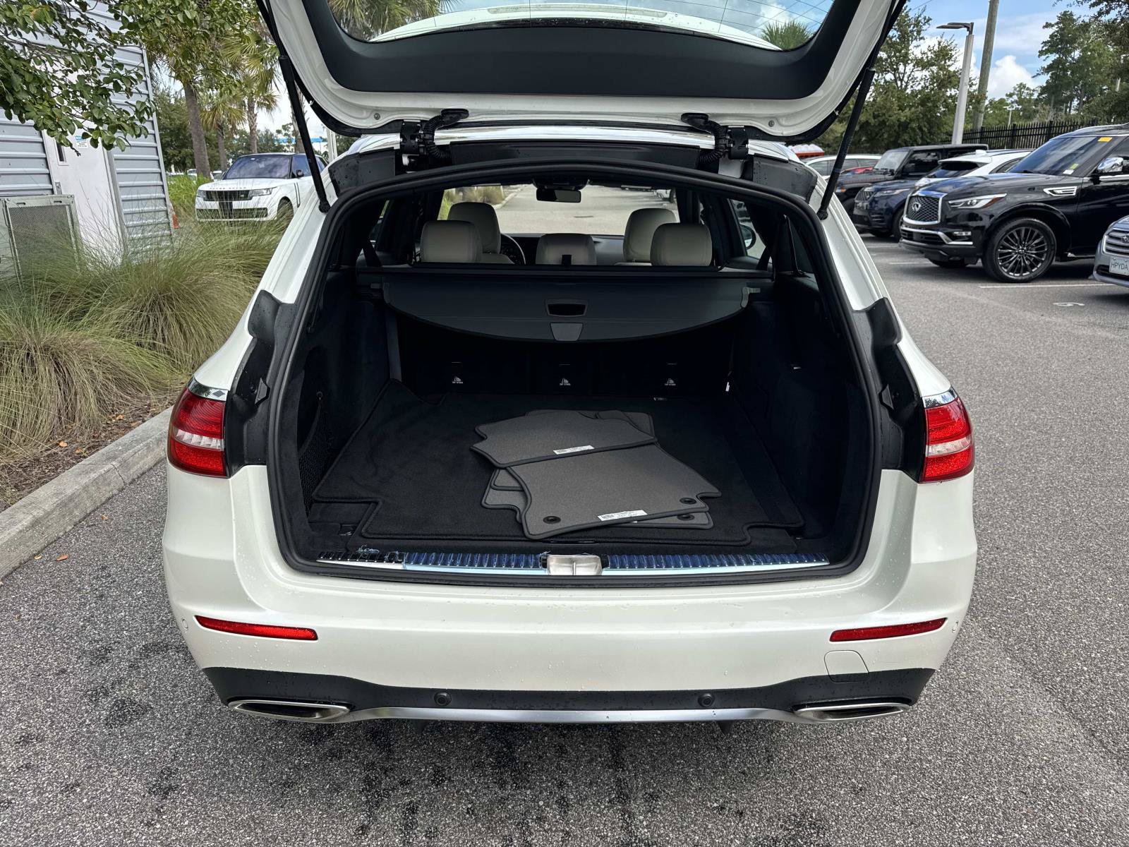 Used 2019 Mercedes-Benz E 450 4MATIC Wagon image 11