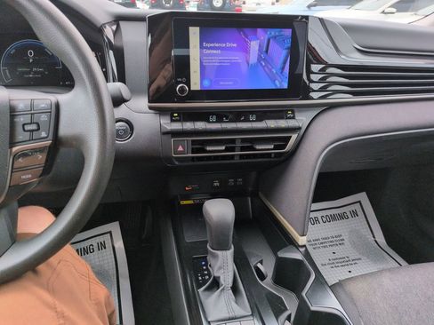 Certified 2025 Toyota Camry LE FWD image 17