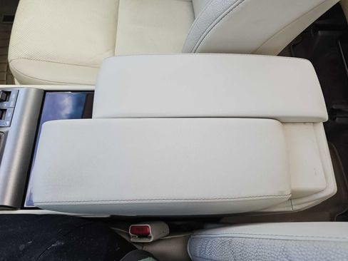 Used 2016 Lexus GX 460 w/ Premium Package image 25