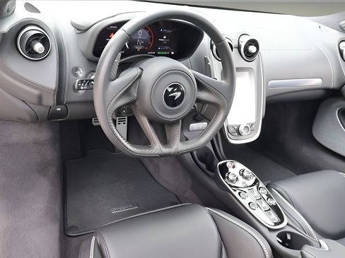 Used 2023 McLaren GT RWD image 11