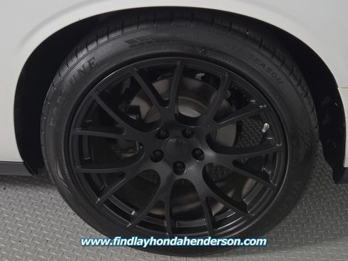 Used 2015 Dodge Challenger SXT RWD image 10