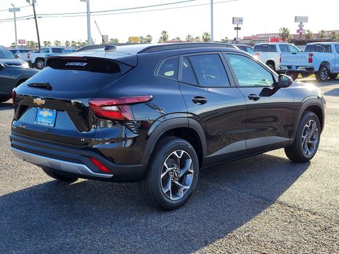 New 2026 Chevrolet Trax LT image 5