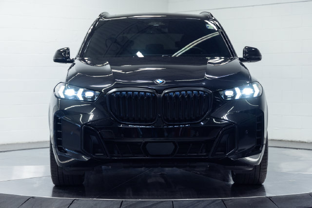 Certified 2025 BMW X5 xDrive40i w/ M Sport Package AWD/4WD image 5