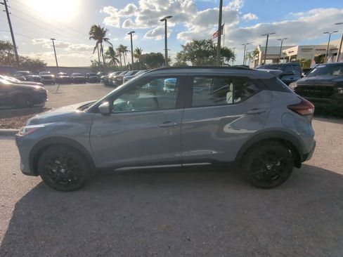 Used 2021 Nissan Kicks SR image 8