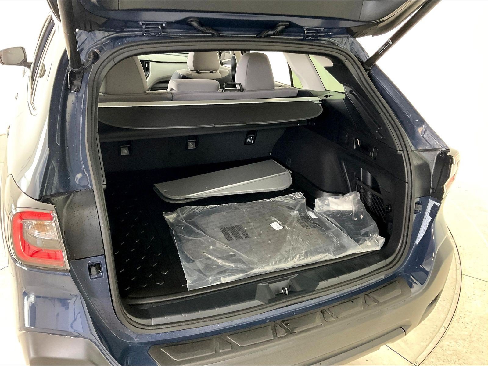 Used 2025 Subaru Outback Premium AWD/4WD image 40