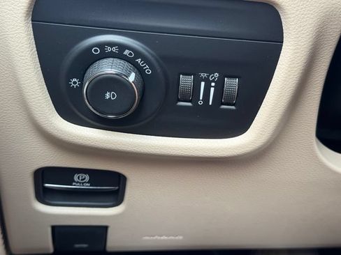 Certified 2023 Jeep Grand Cherokee L Limited w/ Luxury Tech Group II AWD/4WD image 26