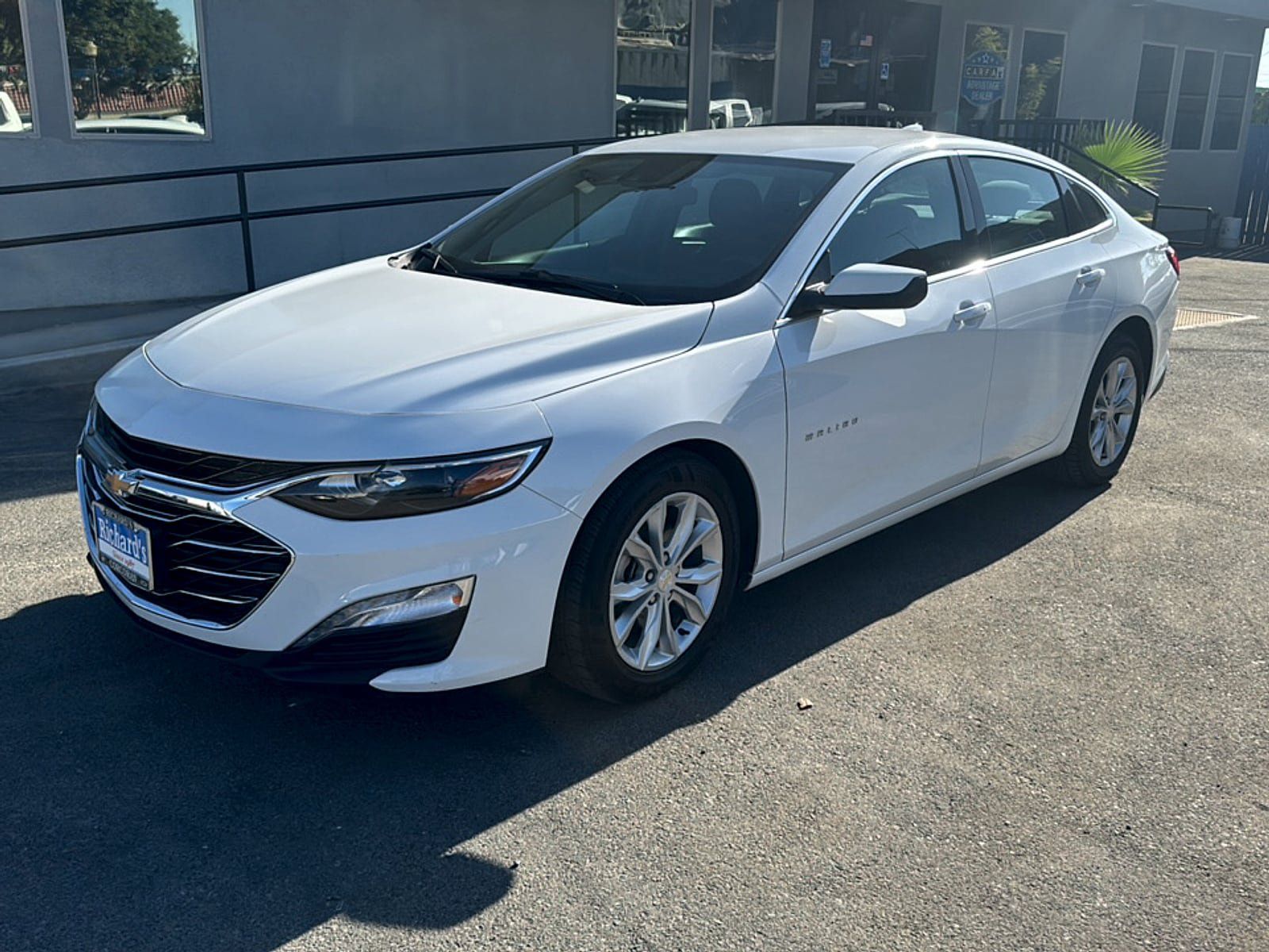 Used 2025 Chevrolet Malibu LT FWD image 1