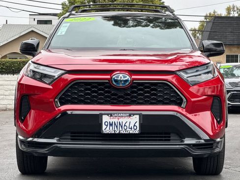 Used 2022 Toyota RAV4 SE w/ Weather & Moonroof Package AWD/4WD image 9