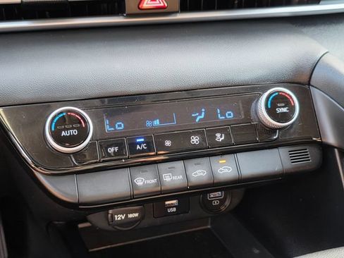 Used 2023 Hyundai Elantra SEL FWD image 29