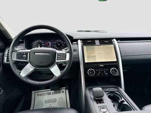 Used 2024 Land Rover Discovery S image 24