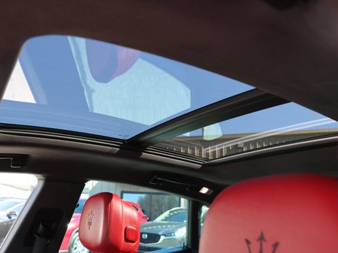 Used 2022 Maserati Levante GT image 29