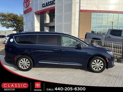 Used 2019 Chrysler Pacifica Touring-L w/ Advanced Safetytec Group