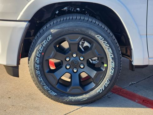 New 2026 RAM 1500 4x4 Crew Cab image 11