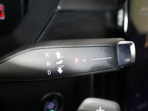 Used 2024 GMC Acadia Elevation image 44