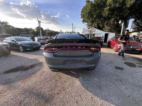 Used 2018 Dodge Charger SXT Plus RWD image 5
