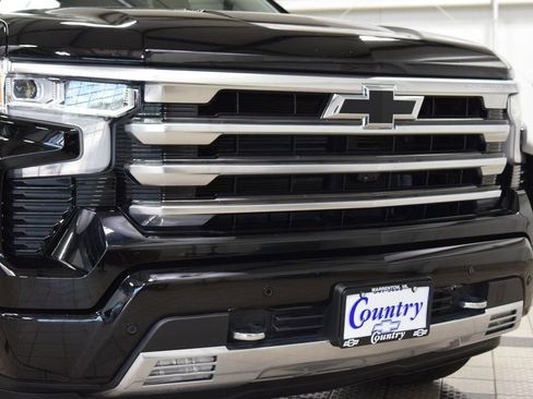 Used 2024 Chevrolet Silverado 1500 High Country w/ Technology Package AWD/4WD image 13