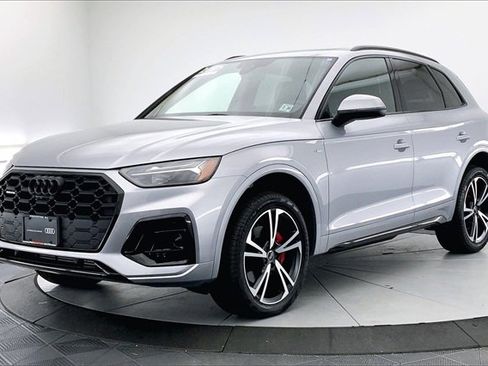 Certified 2025 Audi Q5 2.0T Premium Plus image 2