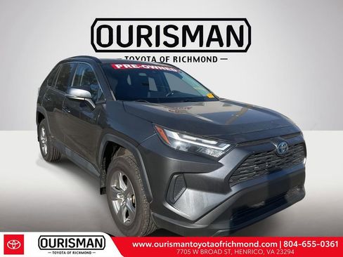 Used 2022 Toyota RAV4 XLE w/ Convenience Package image 1