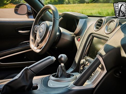 Used 2013 SRT Viper GTS w/ GTS Laguna Interior Pkg image 18