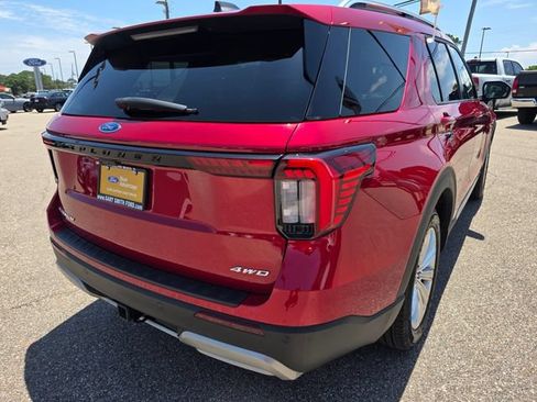 Certified 2025 Ford Explorer Platinum w/ LUX Leather Package AWD/4WD image 8