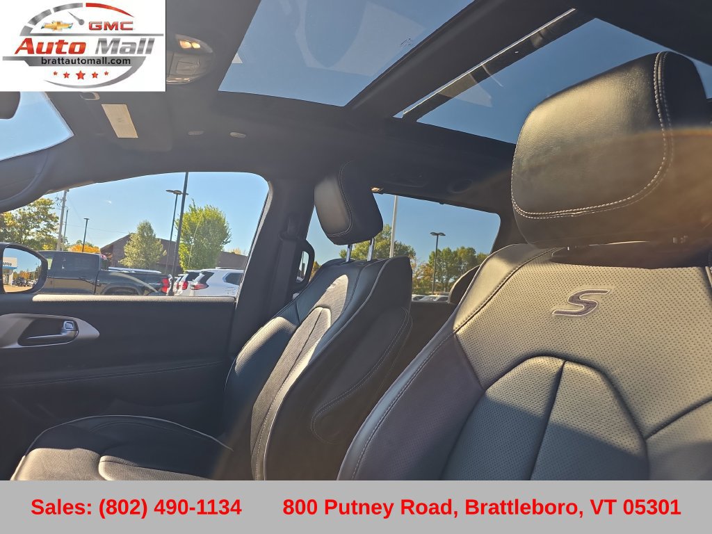 Used 2024 Chrysler Pacifica Limited w/ S Appearance Package AWD/4WD image 15