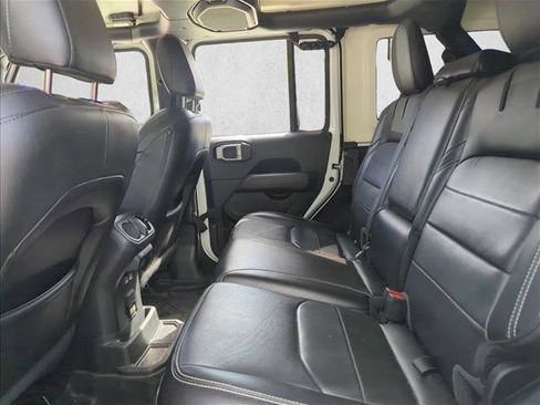 Used 2022 Jeep Wrangler Unlimited Sahara w/ Safety Group image 15