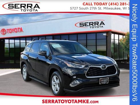 Used 2022 Toyota Highlander LE AWD/4WD image 1